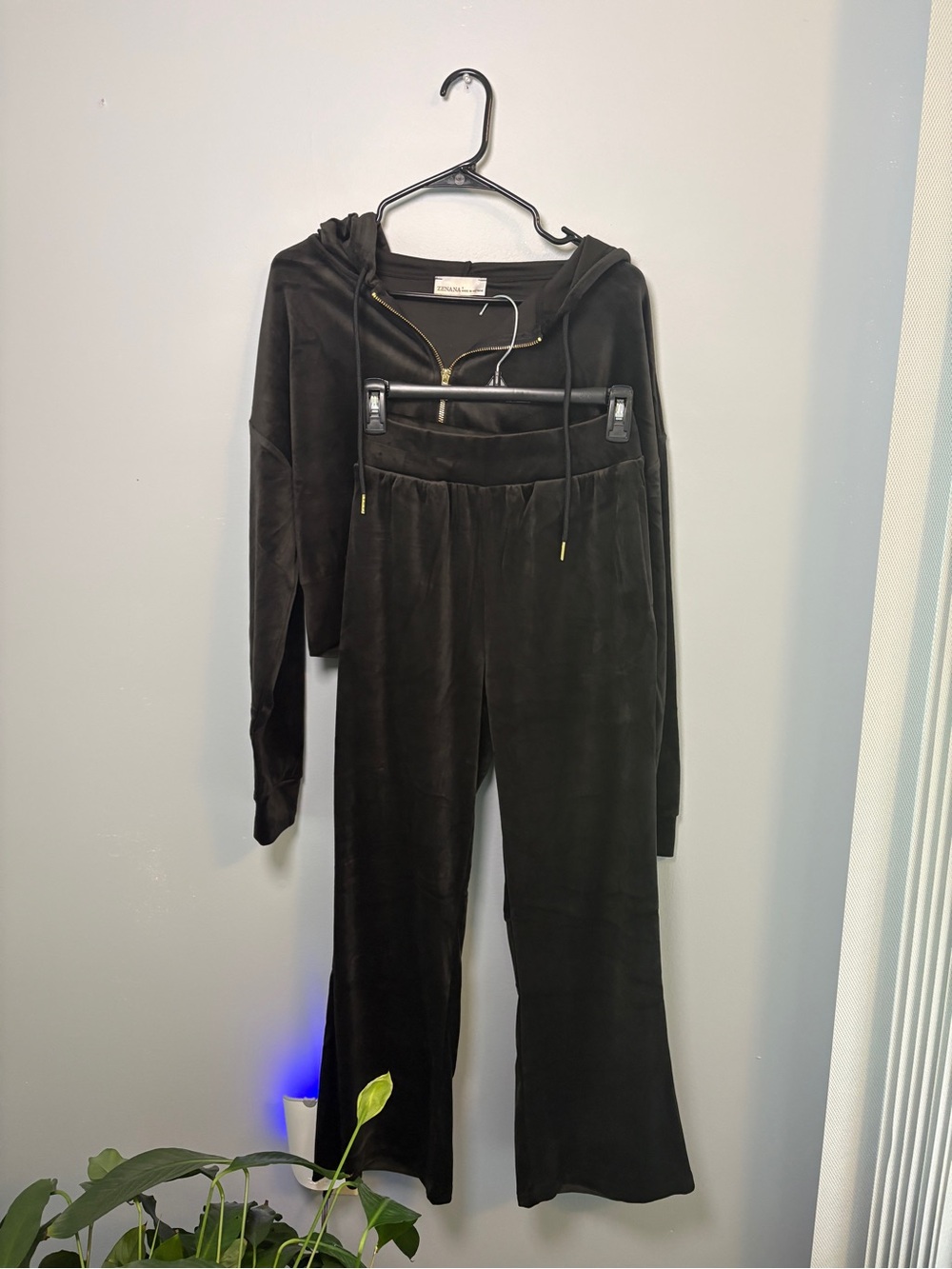 Zenana Outfitters Black Velvet Wide Leg Set